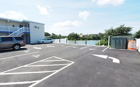 Seashire Inn & Suites